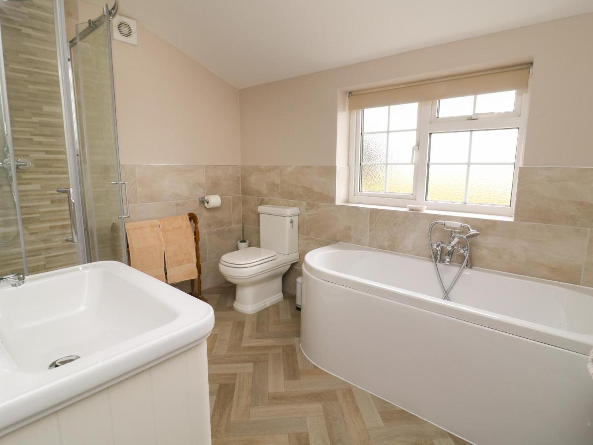 2 Crosslands Villa York Bagian luar foto
