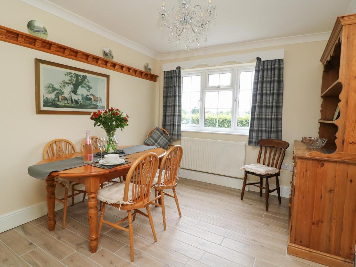 2 Crosslands Villa York Bagian luar foto